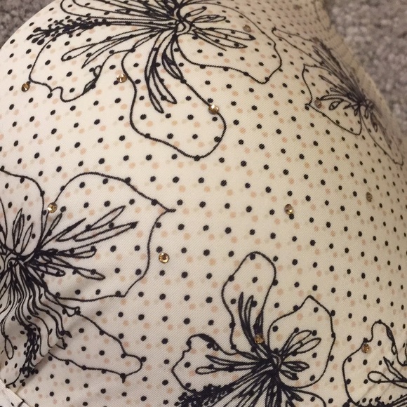 Victoria's Secret Plunge Bra 36A - Picture 2 of 6